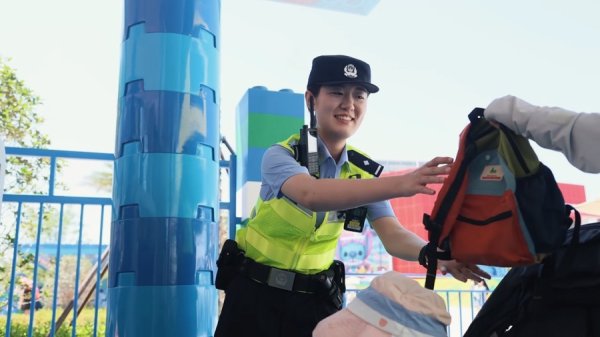 倍倍网 上海乐高乐园开园首日已迎大客流！警方完善安保方案，已设4个临时上下客点